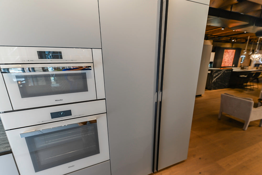 Valcucine Venture: Forma Mentis Modern Kitchen with Genius Loci Island