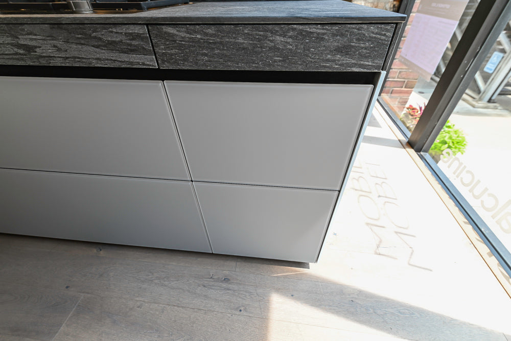 Valcucine Venture: Forma Mentis Modern Kitchen with Genius Loci Island