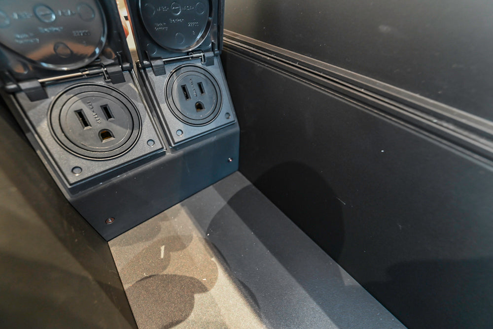 Valcucine Venture: Forma Mentis Modern Kitchen with Genius Loci Island