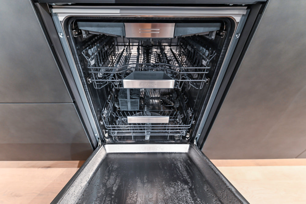 Valcucine Venture: Artematica Modern Kitchen with Island & Gaggenau Appliances