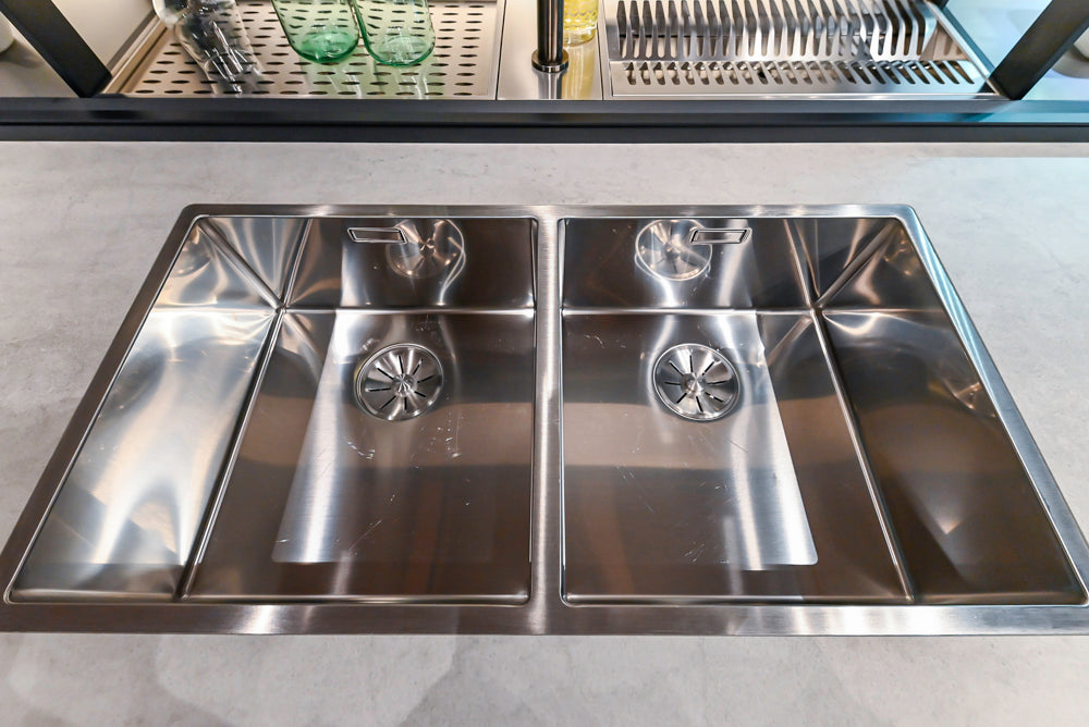 Valcucine Venture: Artematica Modern Kitchen with Island & Gaggenau Appliances