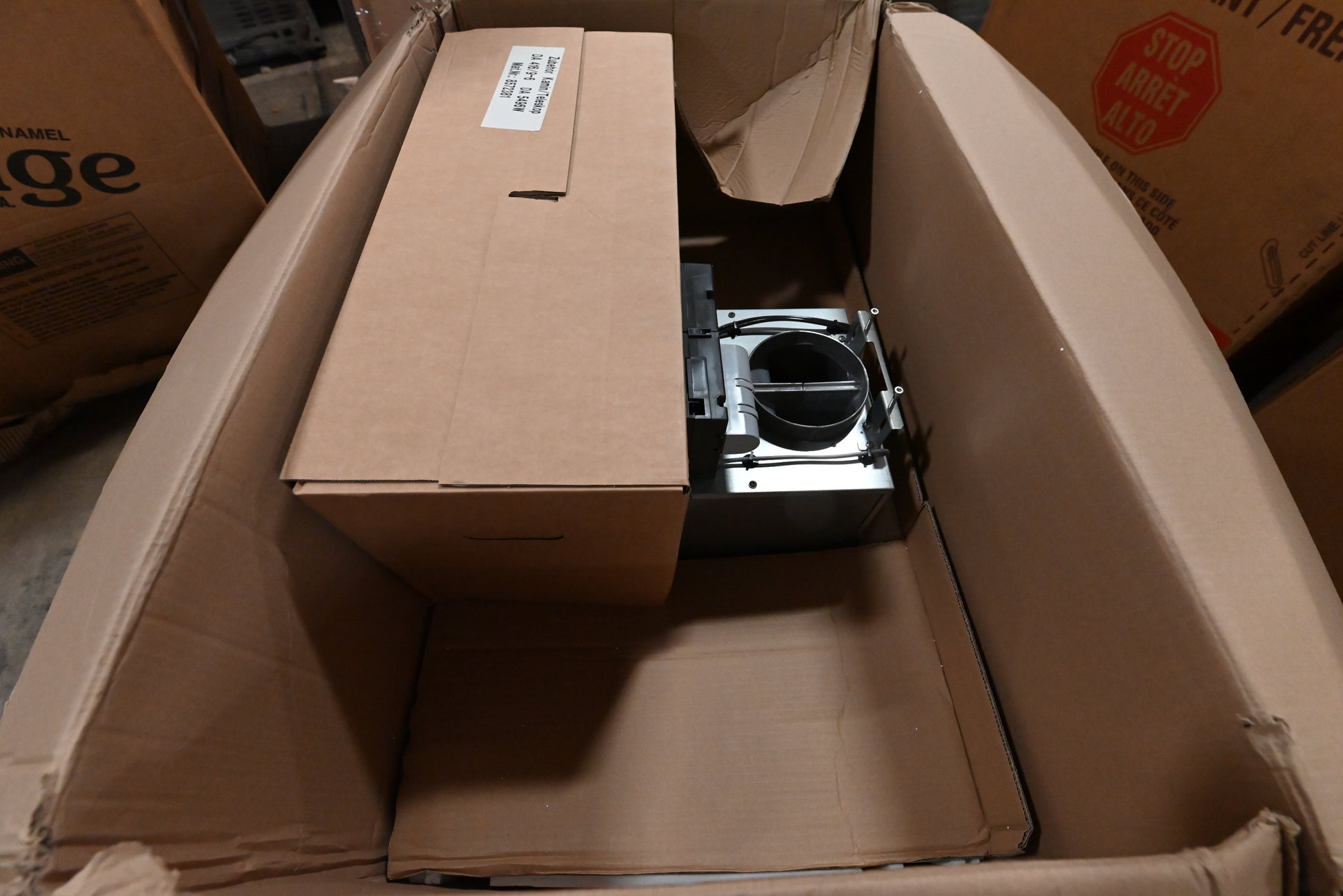 Miele PUR 98 W 36" Stainless Steel Chimney Wall Mount Hood