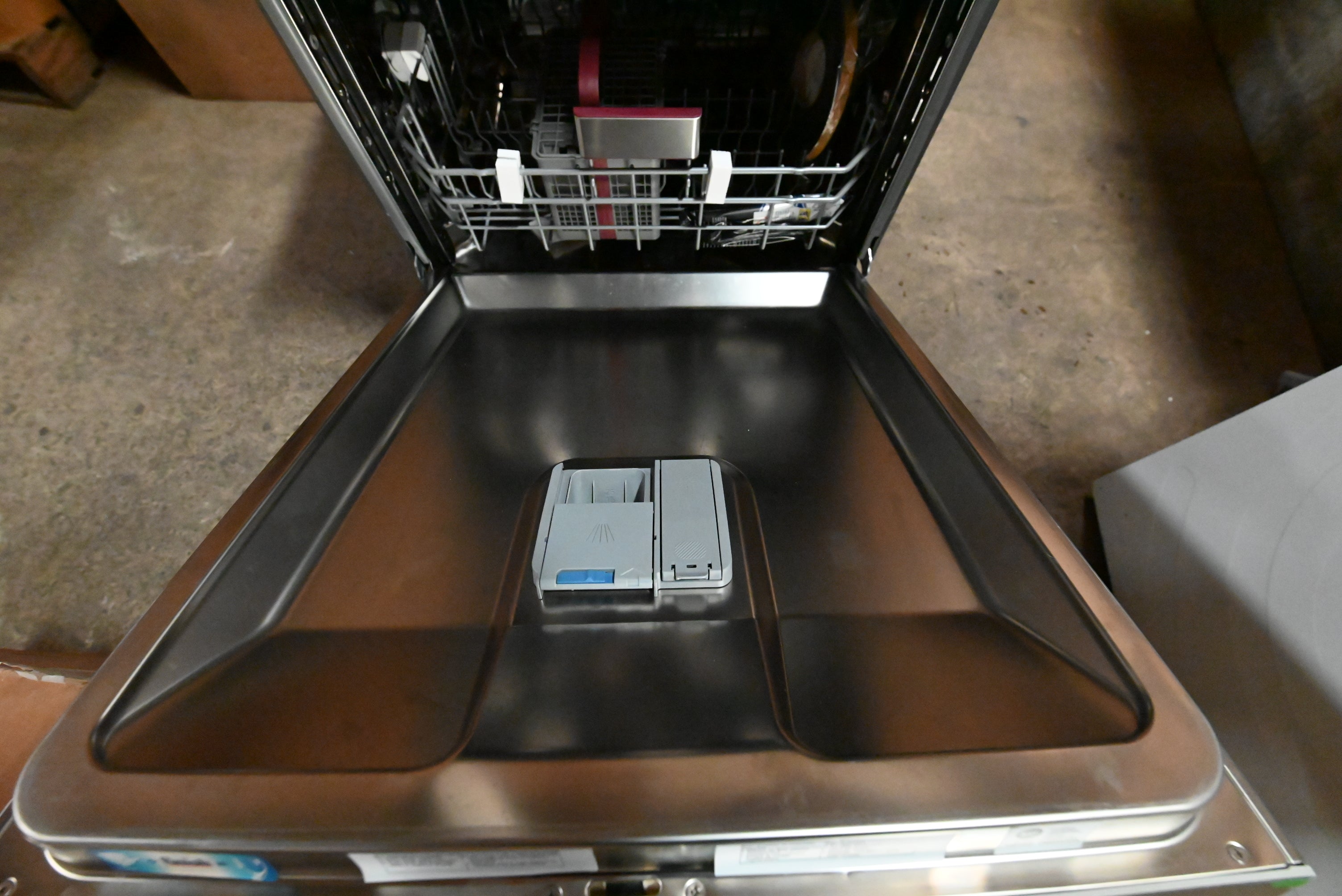 Blomberg DWT 81800 SSIH 24" Stainless Steel Dishwasher