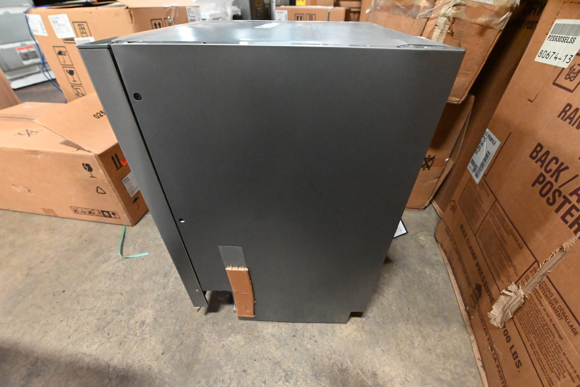 Integrated luxury dishwasher with 45 dBA ProSmart Inverter motor