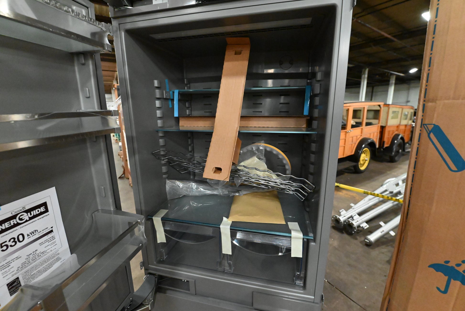 Liebherr HC 1581G 30" Panel Ready Bottom Freezer Refrigerator