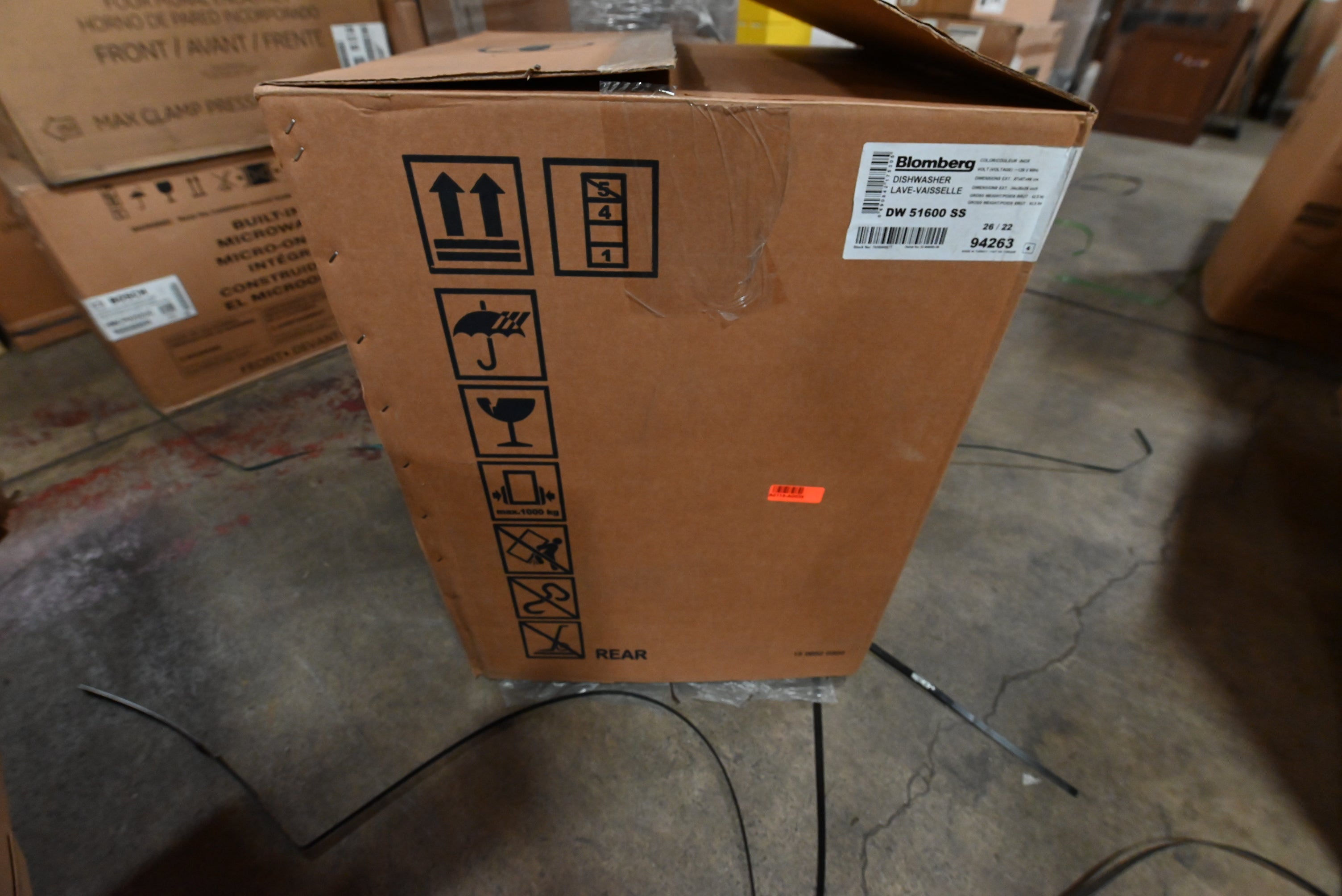 Blomberg DW 51600 SS 24" Stainless Steel Dishwasher