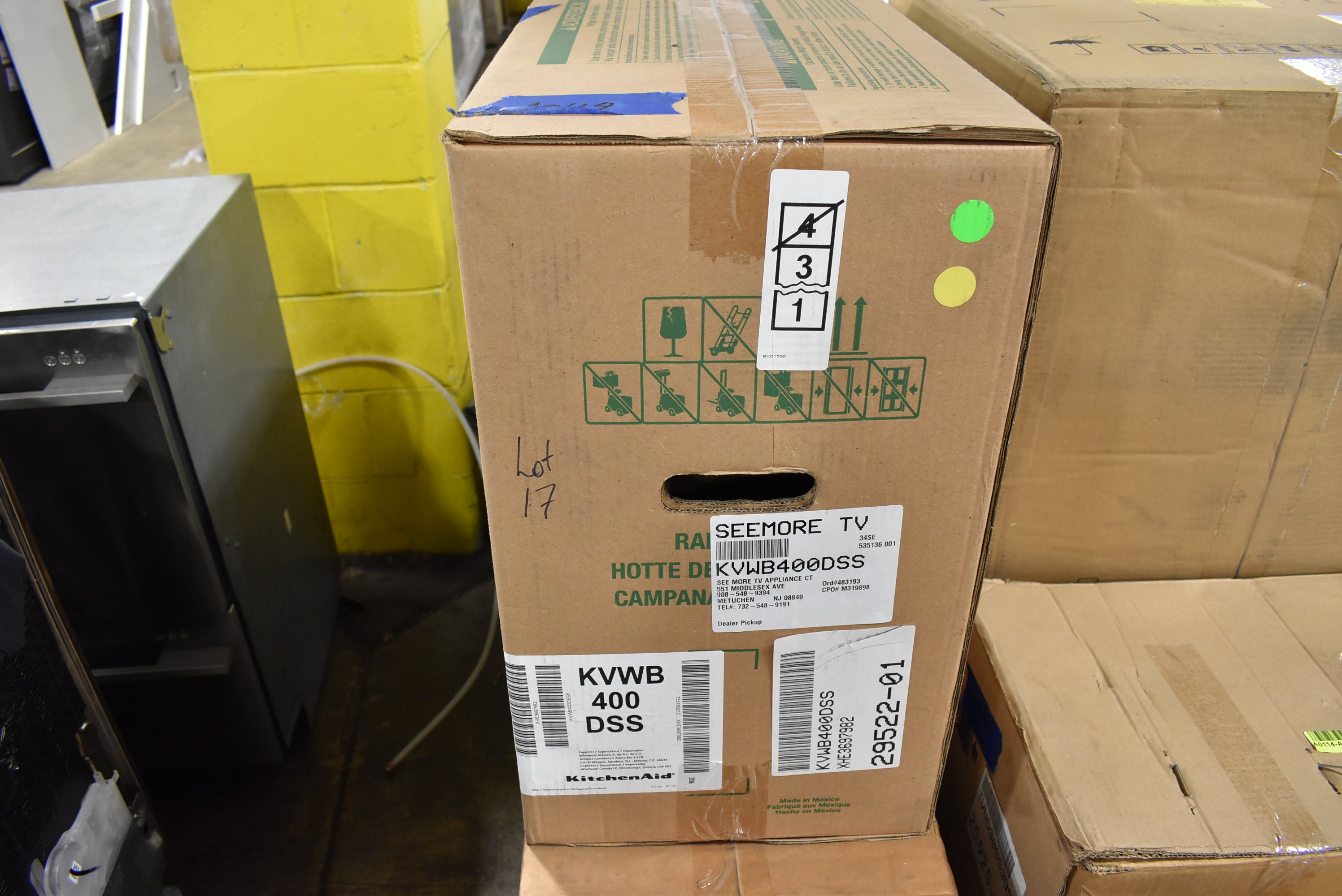 High-performance 400 CFM kitchen ventilation with perimeter suction