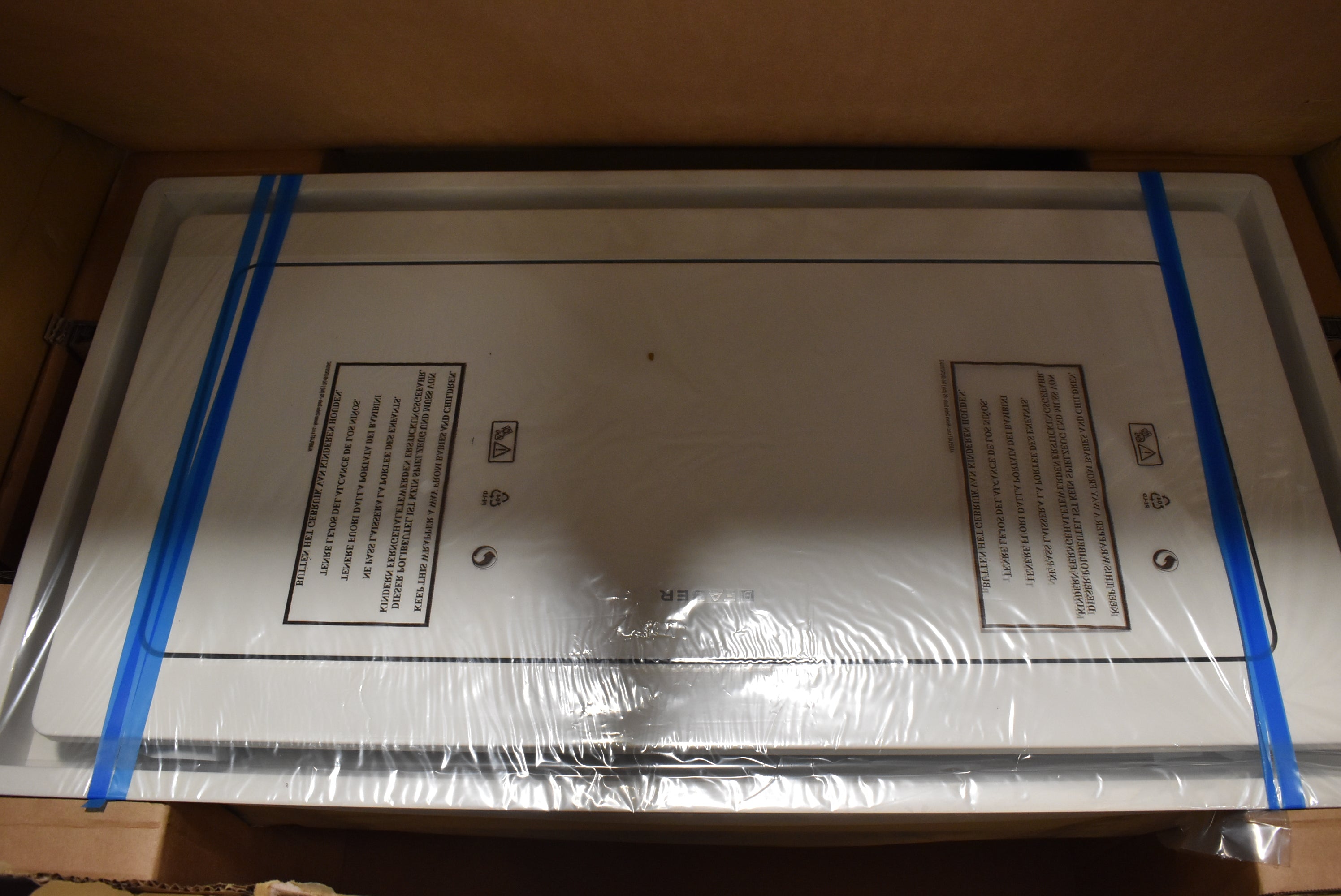 Faber HILTIS36WHNB 36" Matte White Ceiling Mount Island Range Hood