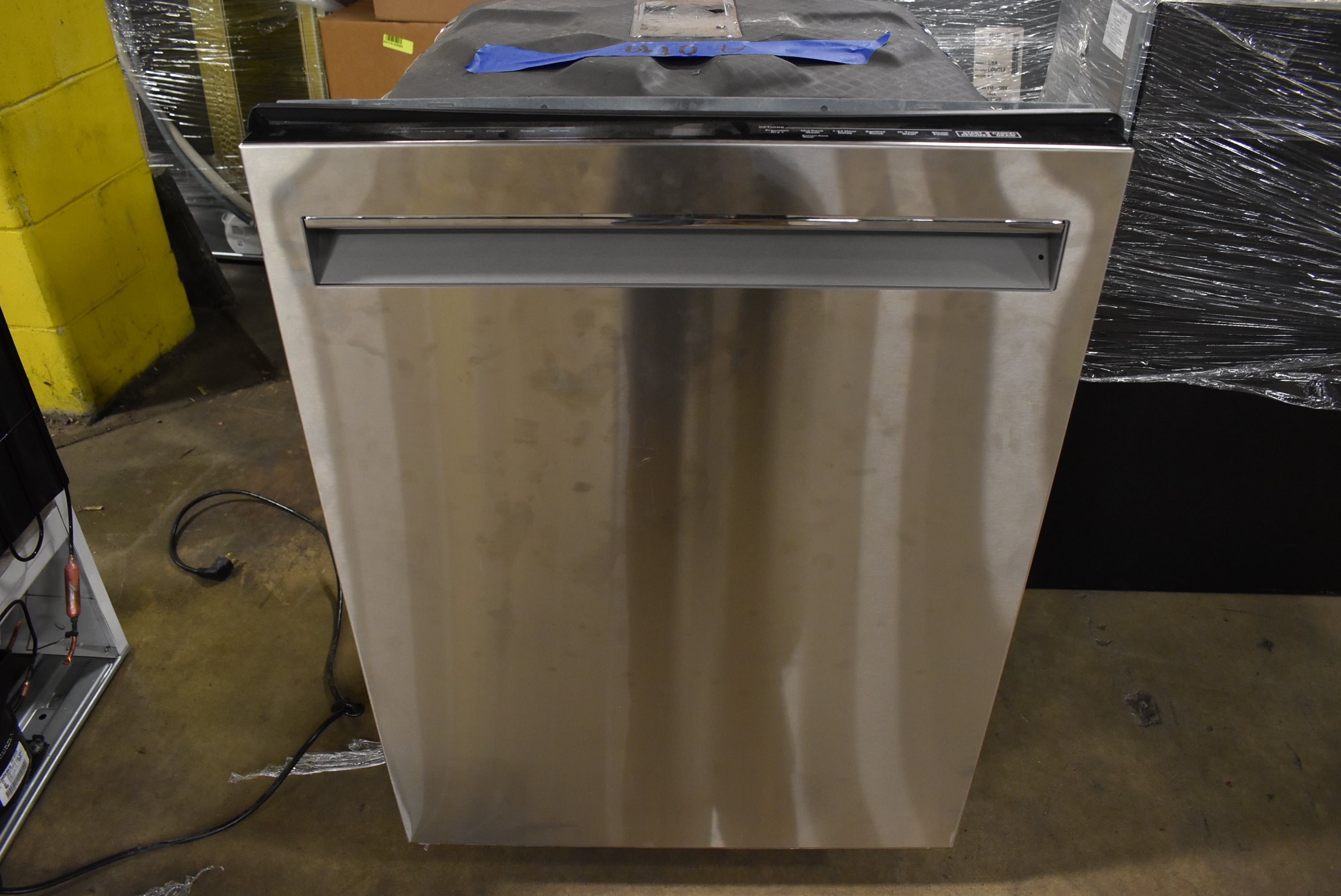 JennAir 24 inch stainless steel dishwasher with Rise Style handle JDPSG244LS