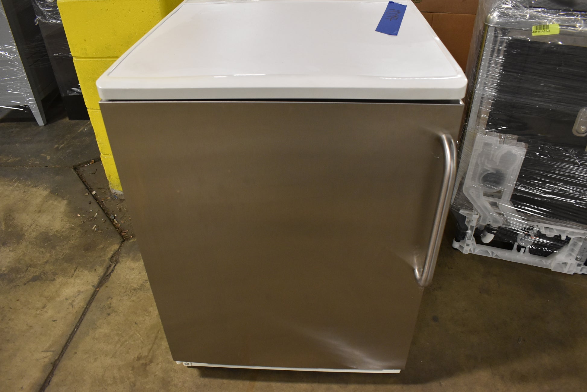 Summit 24 inch built-in undercounter refrigerator stainless steel FF6SSTB