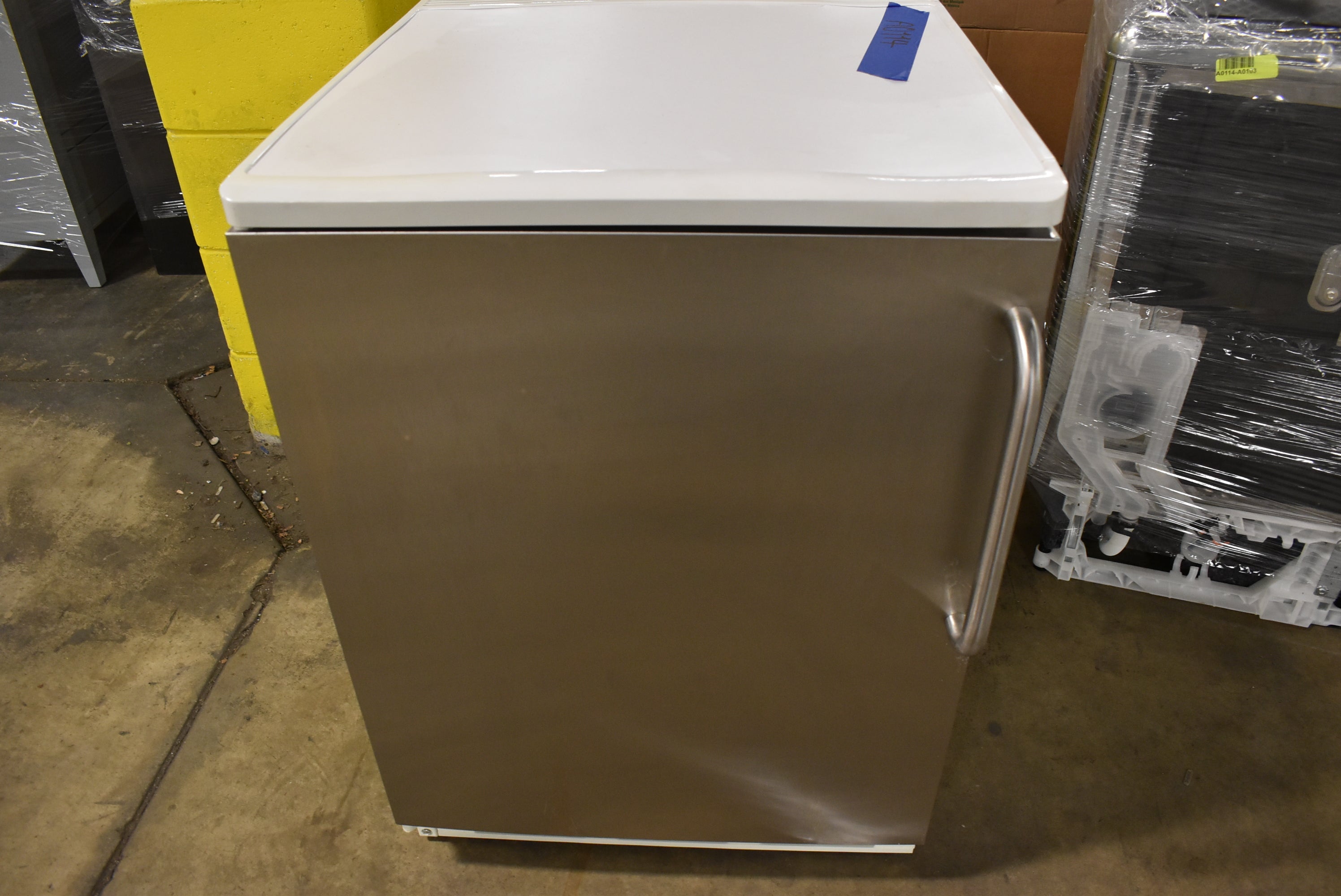 Summit 24 inch built-in undercounter refrigerator stainless steel FF6SSTB