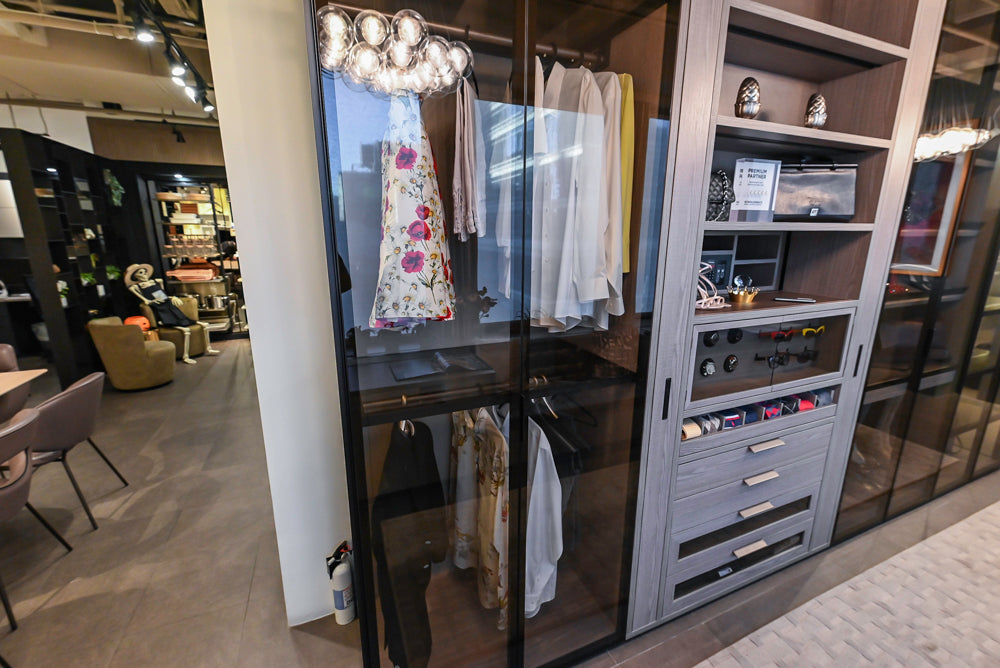 eggersmann USA Modern Full Wardrobe Closet