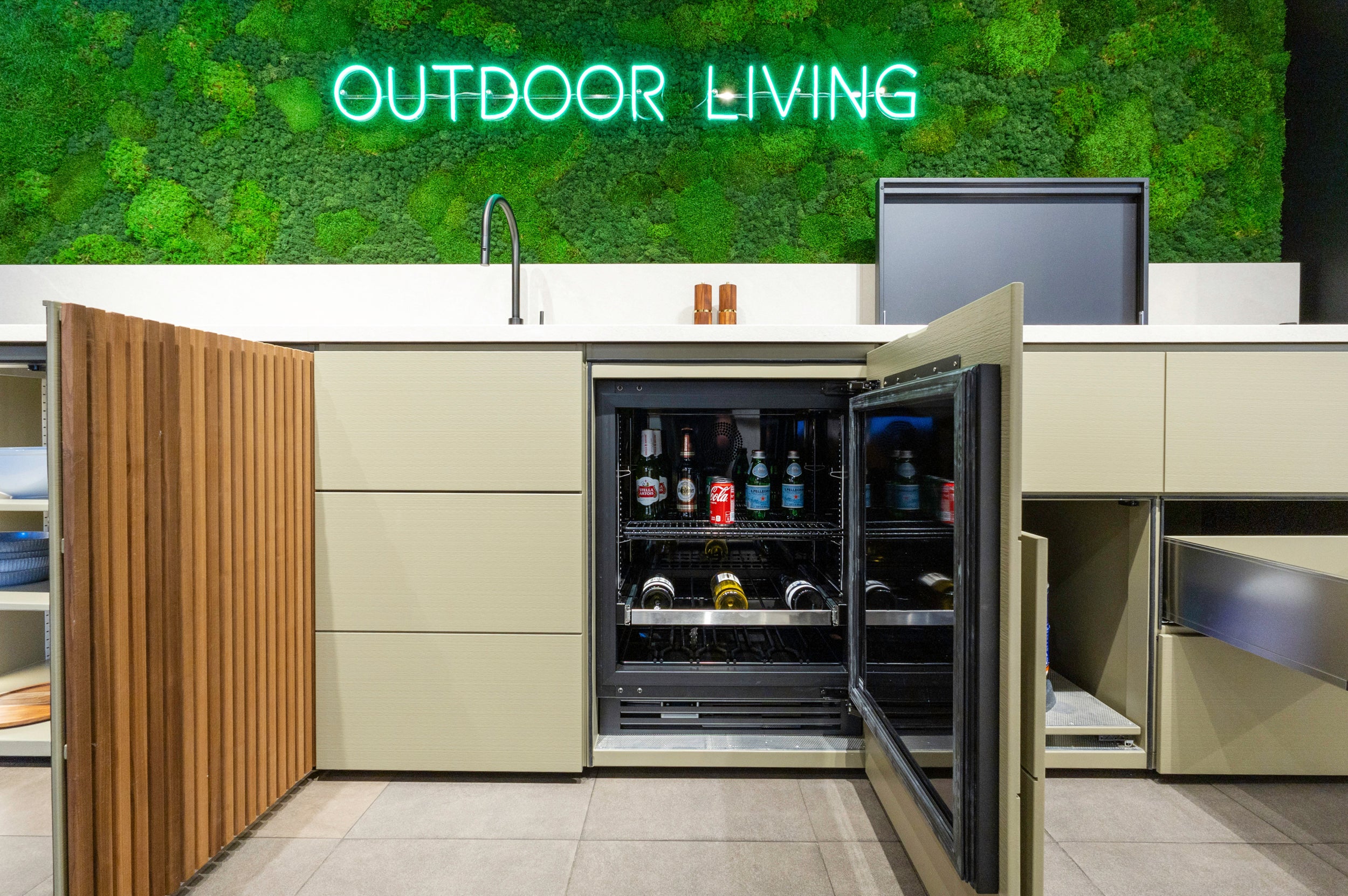 eggersmann USA CUBIC Outdoor Living Kitchen with Sink & Faucet and Fogher Grill