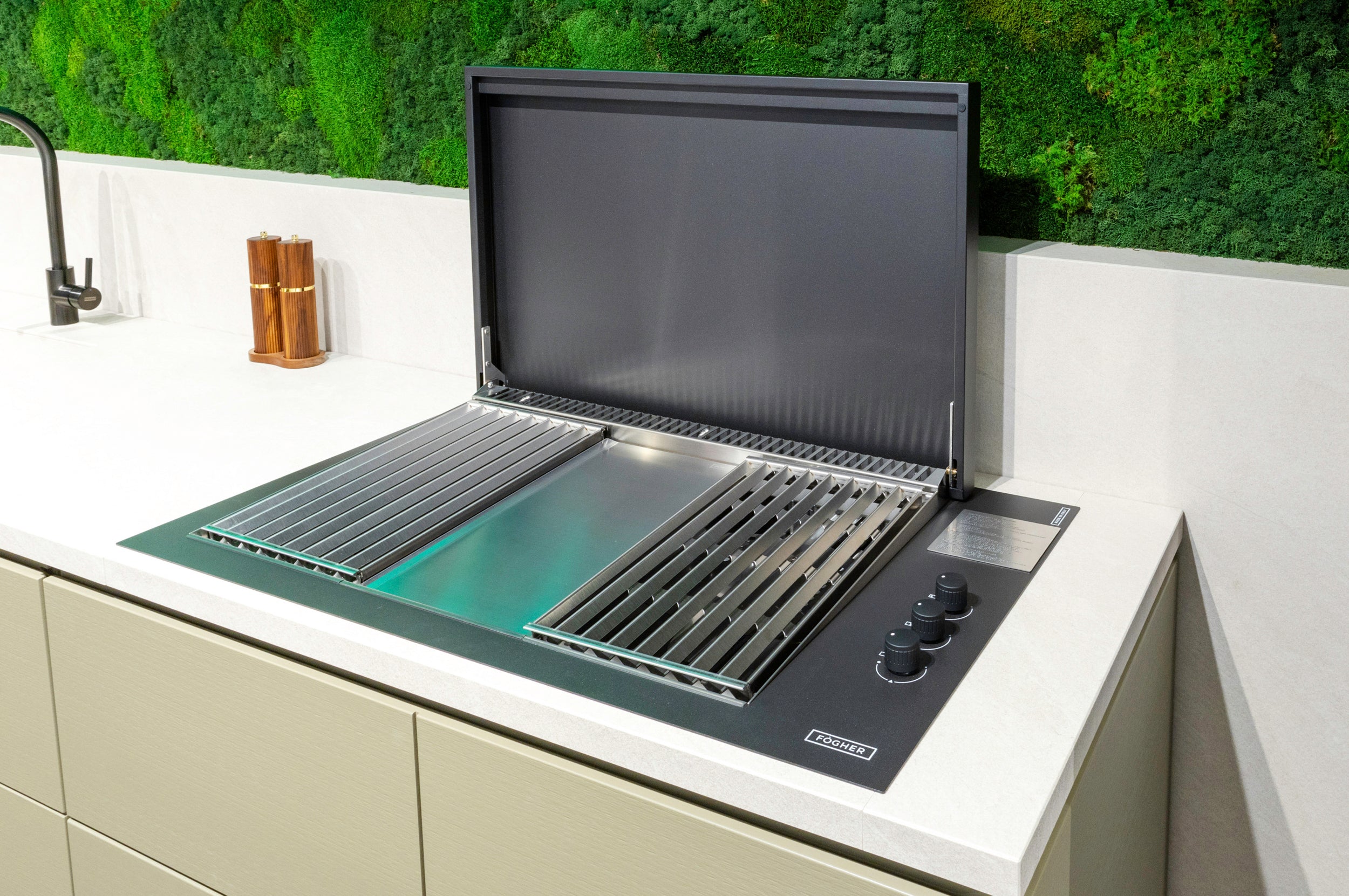 eggersmann USA CUBIC Outdoor Living Kitchen with Sink & Faucet and Fogher Grill