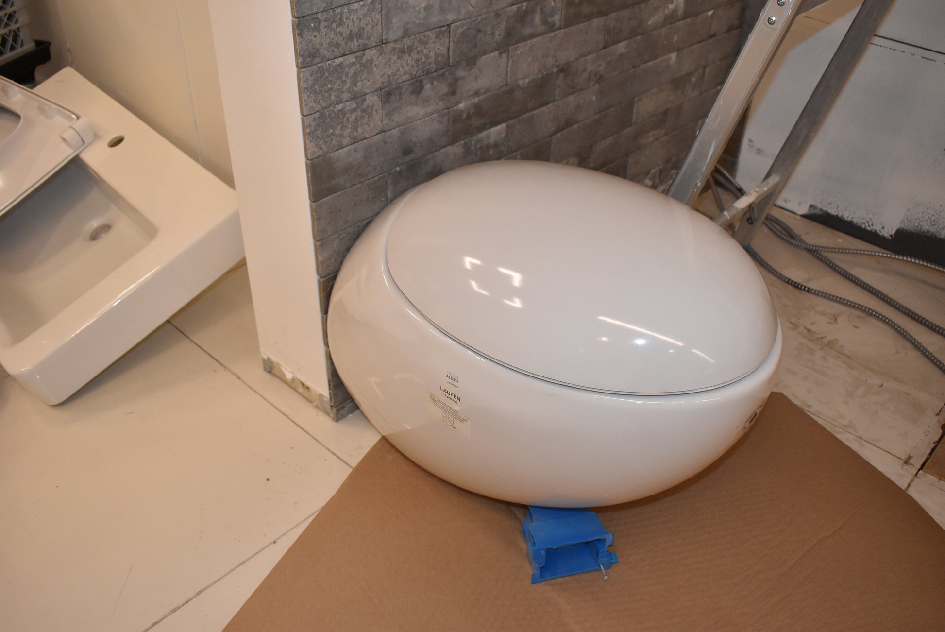 High-end European wall-mounted ceramic toilet by Laufen