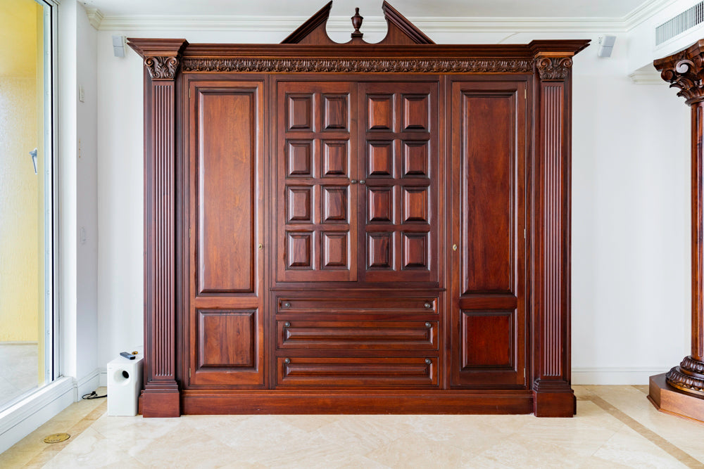 Clive Christian Regency Traditional Mahogany Kitchen with Granite Countertops