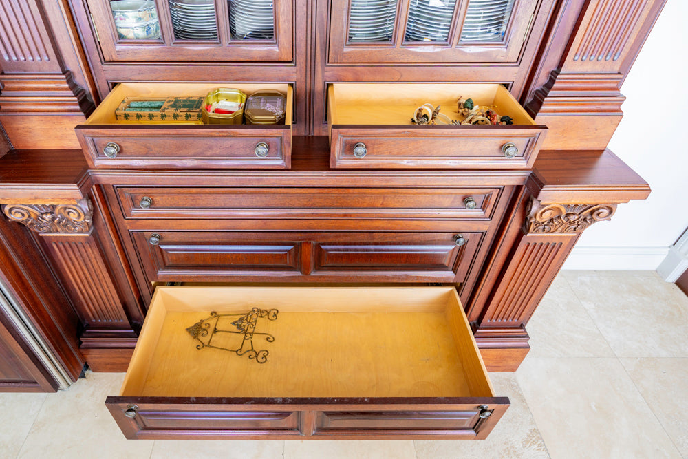 Clive Christian Regency Traditional Mahogany Kitchen with Granite Countertops
