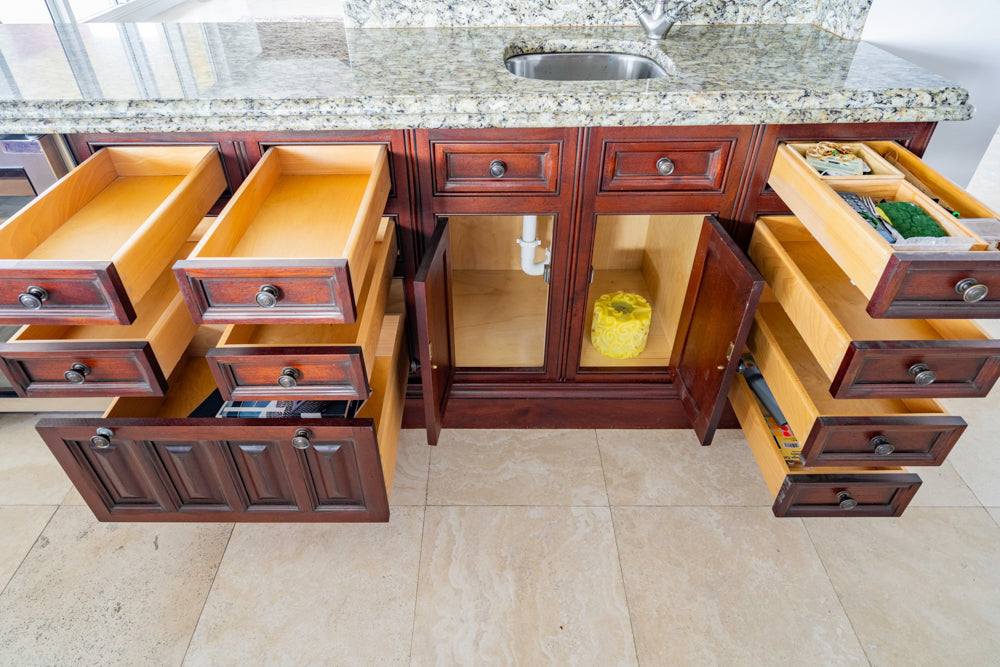 Clive Christian Regency Traditional Mahogany Kitchen with Granite Countertops