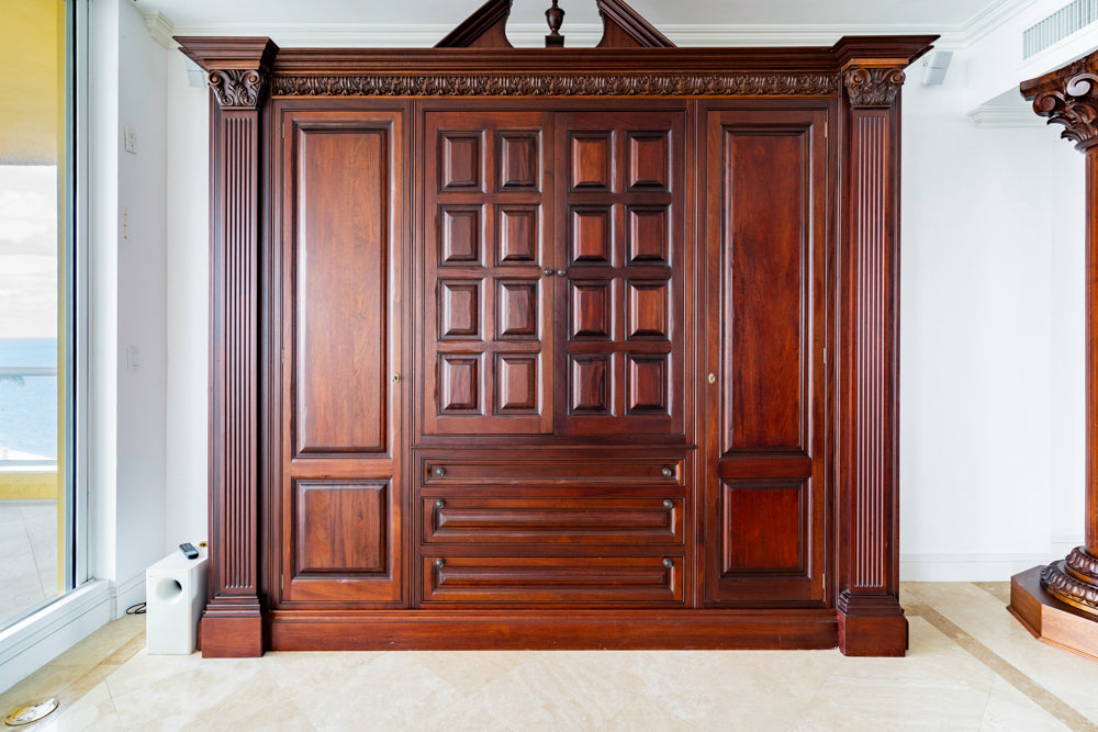 Clive Christian Regency Traditional Mahogany Kitchen with Granite Countertops