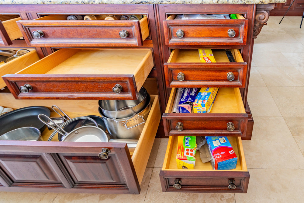 Clive Christian Regency Traditional Mahogany Kitchen with Granite Countertops