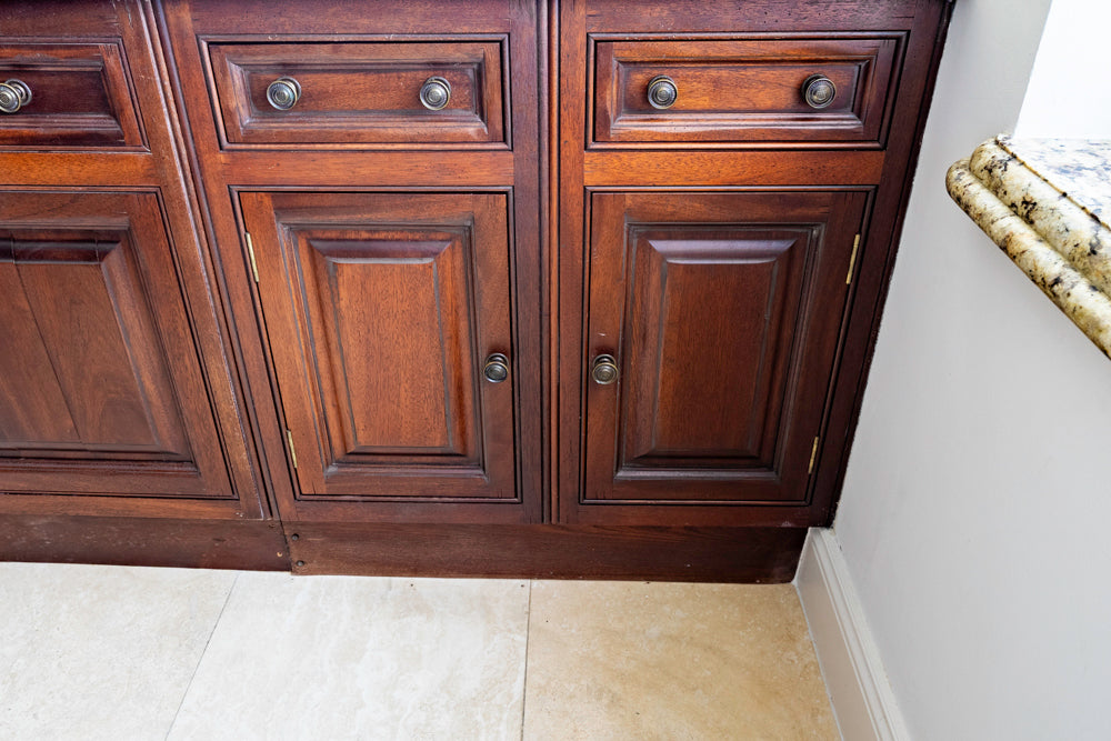 Clive Christian Regency Traditional Mahogany Kitchen with Granite Countertops