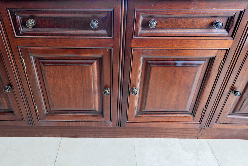 Clive Christian Regency Traditional Mahogany Kitchen with Granite Countertops