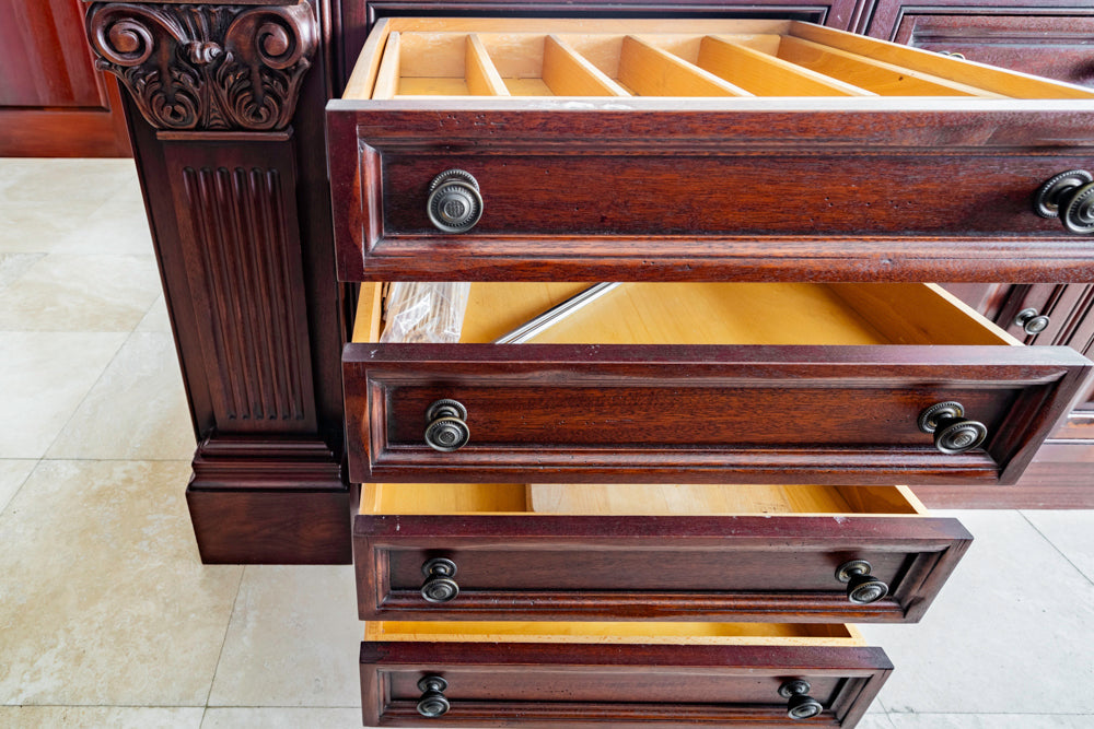 Clive Christian Regency Traditional Mahogany Kitchen with Granite Countertops