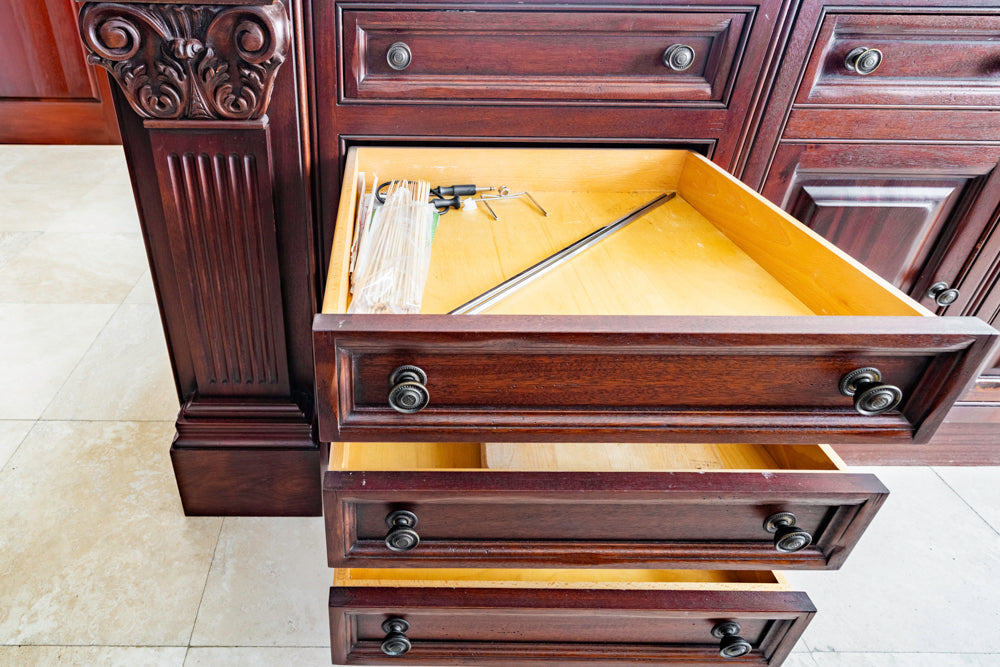 Clive Christian Regency Traditional Mahogany Kitchen with Granite Countertops