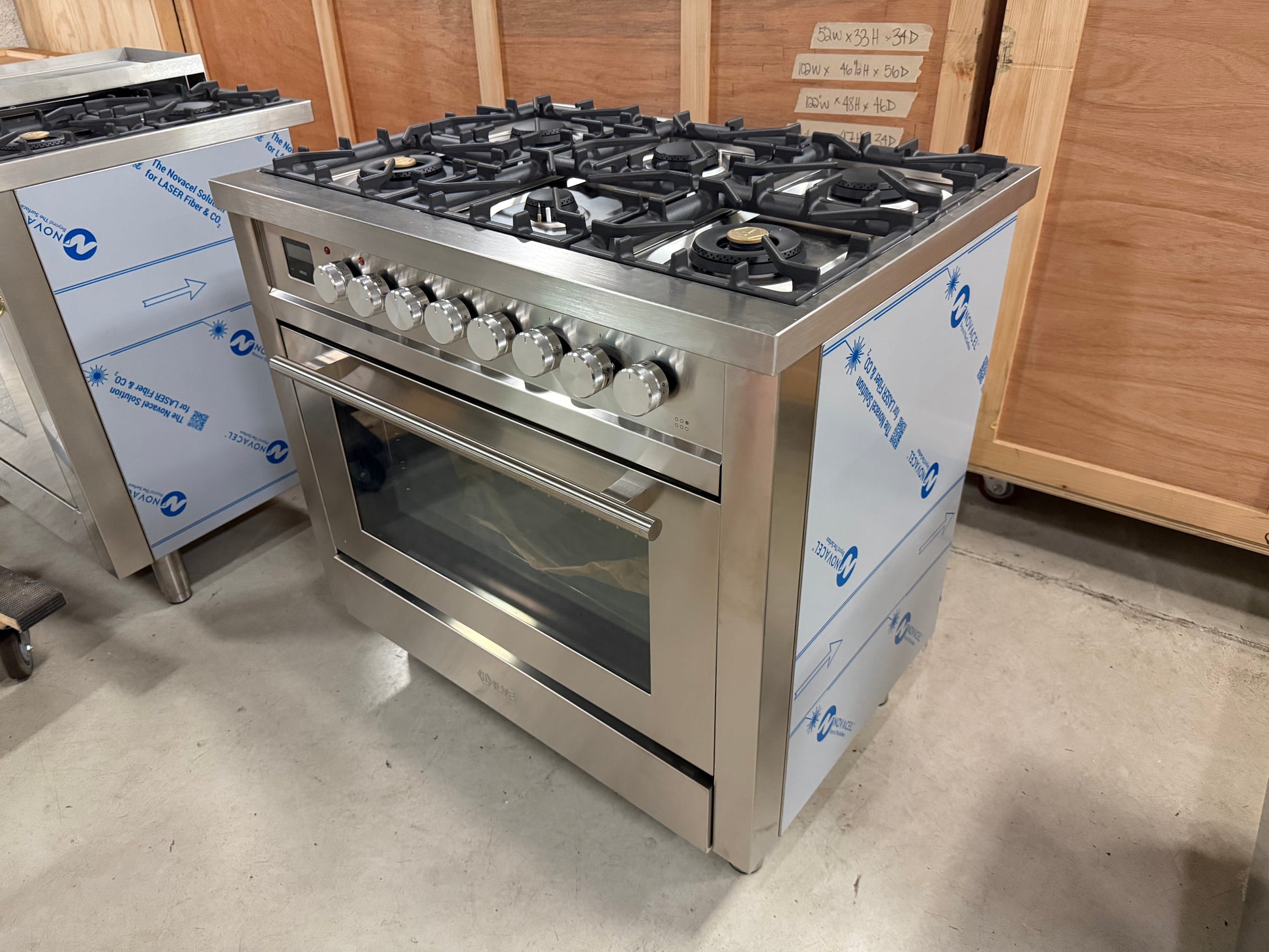 Luxury 36 inch Italian freestanding gas range with professional aluminum knobs by ILVE