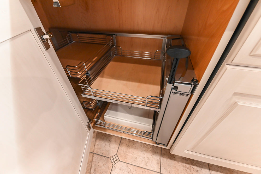 Signature Custom Traditional White Kitchen with Granite Countertops and Appliances