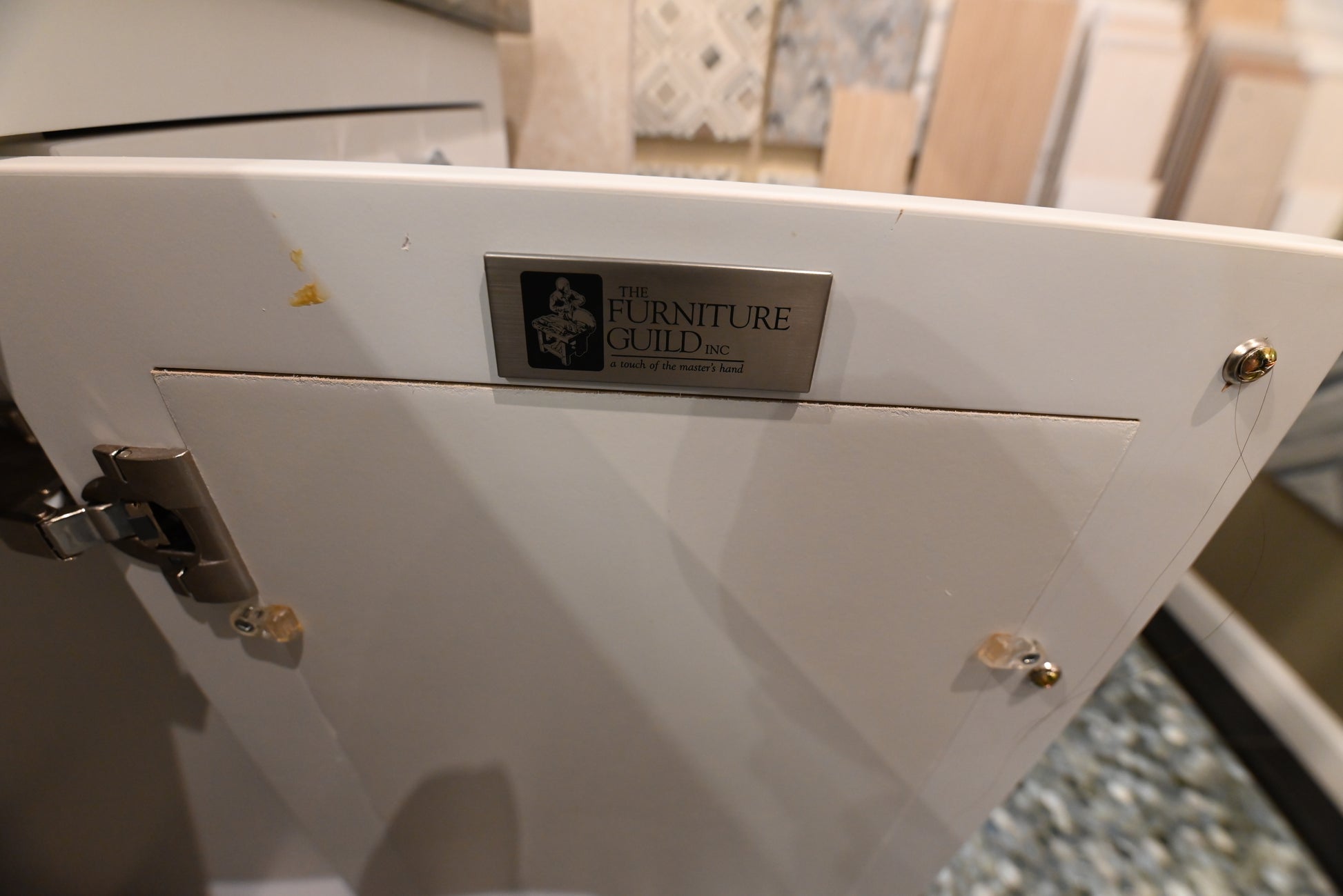 The Furniture Guild Traditional 62" White and Mirrored Glass Single Vanity with Top, Sink and Faucet