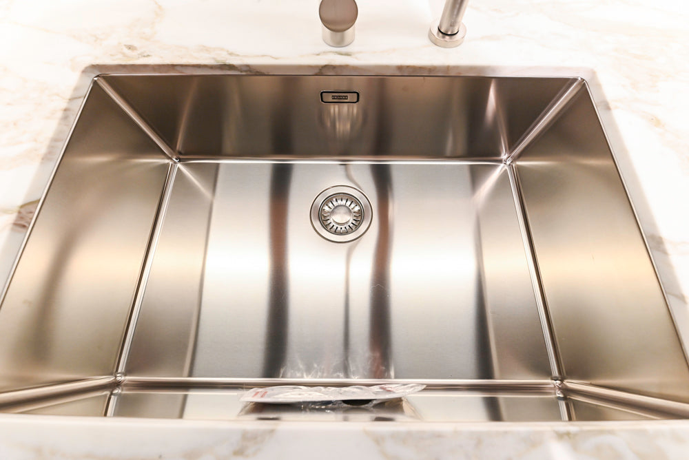 Poliform Artex Glacier White & Moka Modern Kitchen with Marble Countertops and Sub-Zero & Wolf Appliances