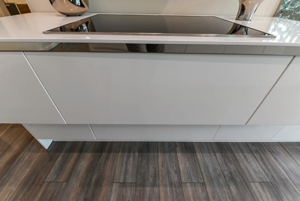 Aster Cucine Modern Glossy White Kitchen with Island