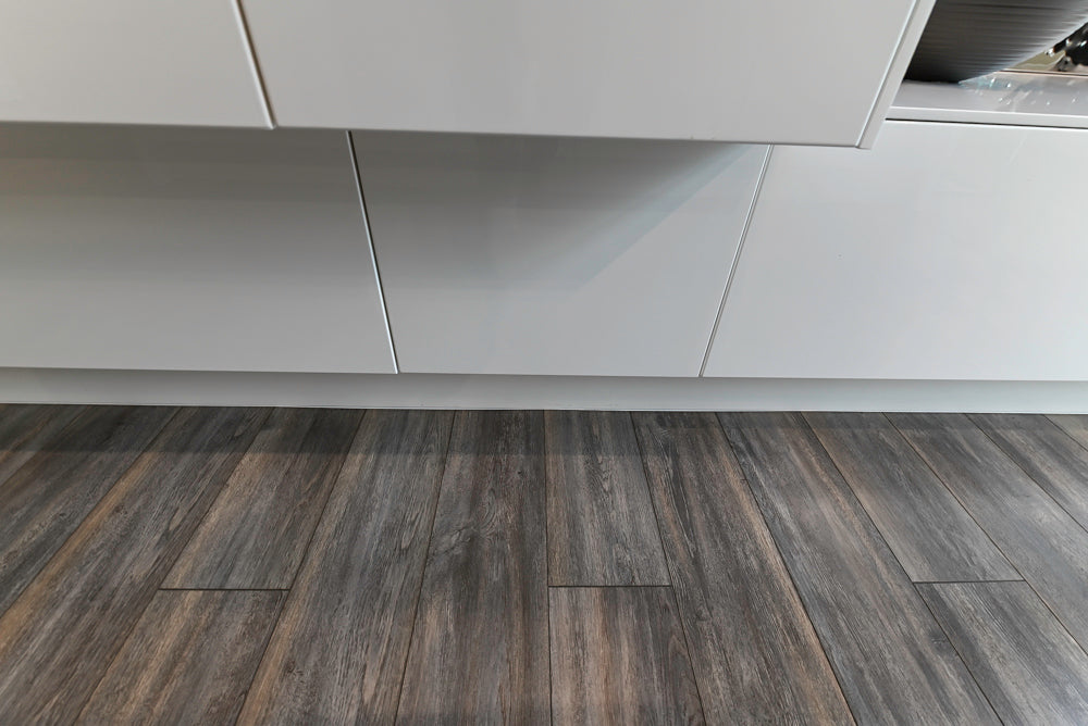Aster Cucine Modern Glossy White Kitchen with Island