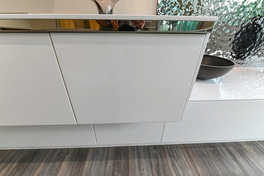 Aster Cucine Modern Glossy White Kitchen with Island