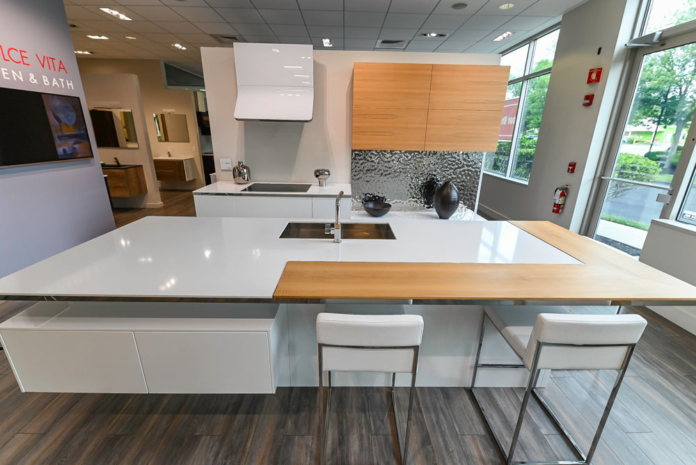 Aster Cucine Modern Glossy White Kitchen with Island