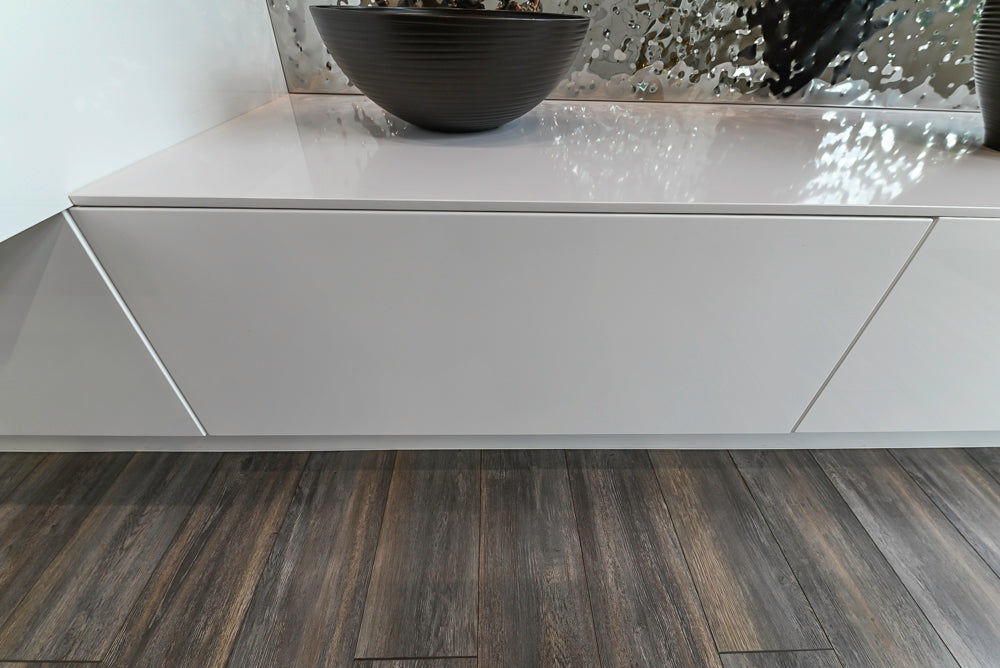 Aster Cucine Modern Glossy White Kitchen with Island