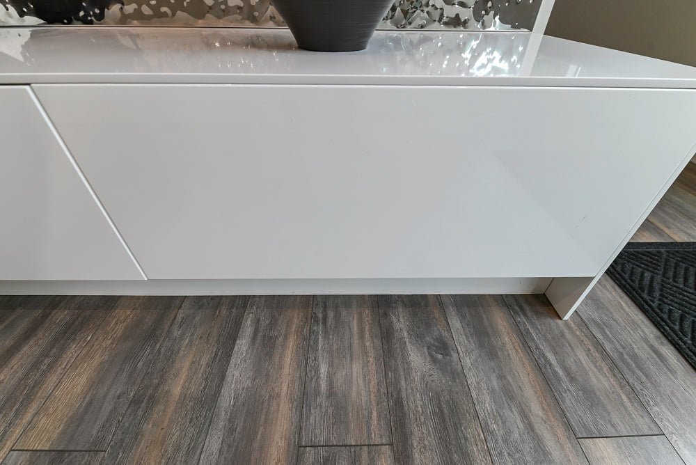 Aster Cucine Modern Glossy White Kitchen with Island