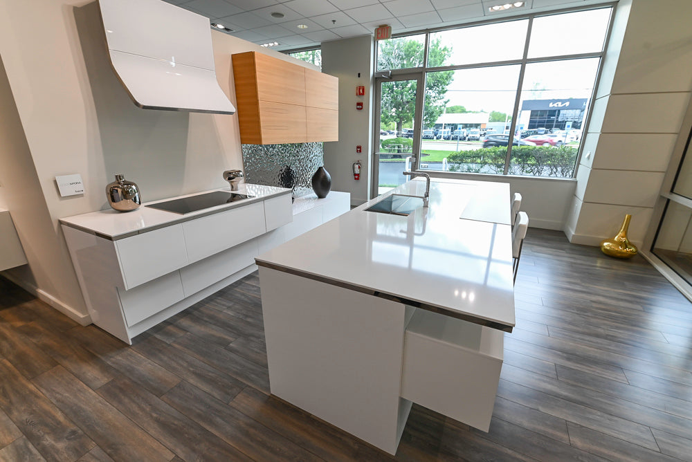 Aster Cucine Modern Glossy White Kitchen with Island