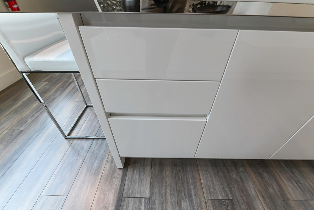 Aster Cucine Modern Glossy White Kitchen with Island