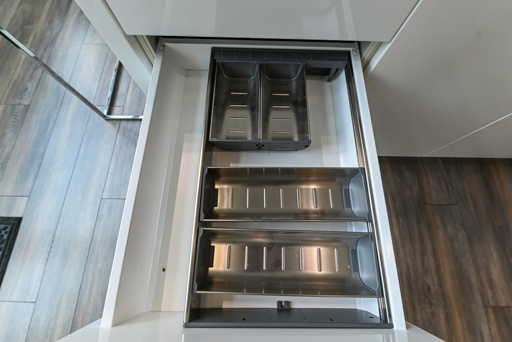 Aster Cucine Modern Glossy White Kitchen with Island
