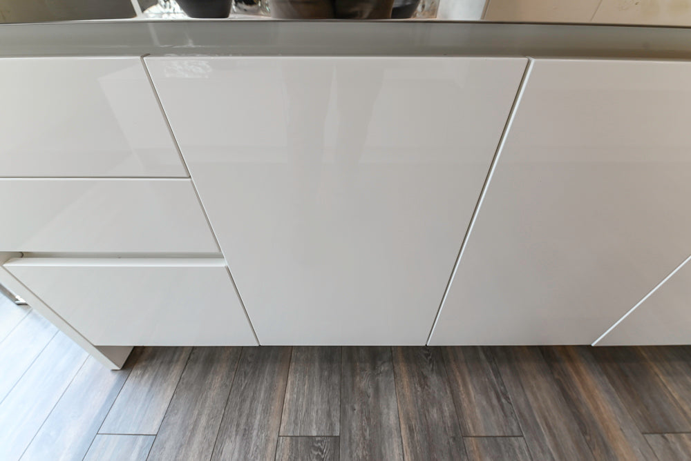 Aster Cucine Modern Glossy White Kitchen with Island