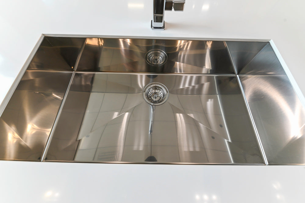 Aster Cucine Modern Glossy White Kitchen with Island