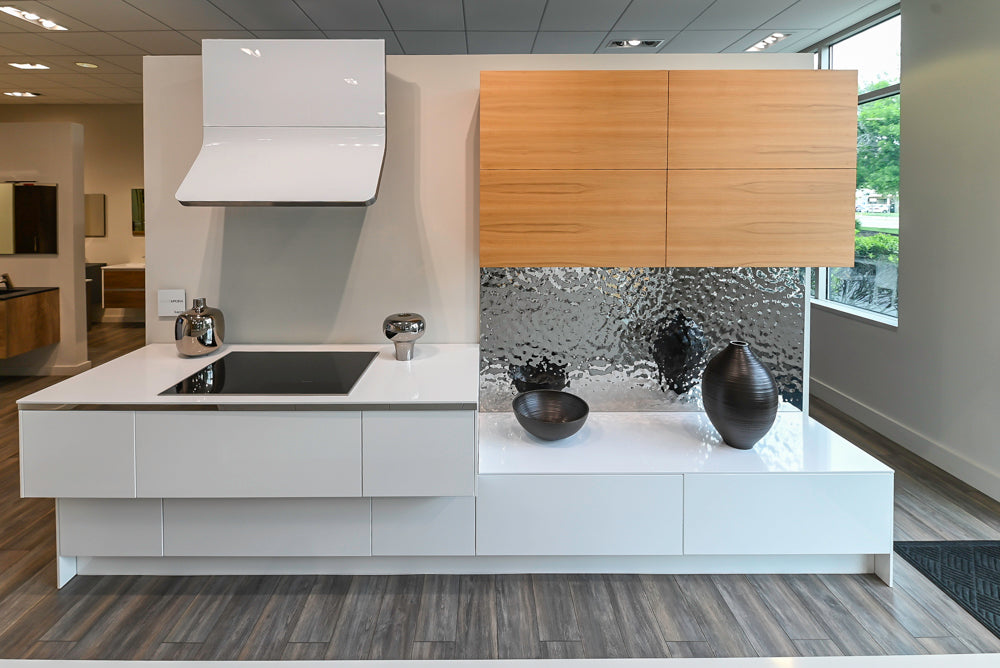 Aster Cucine Modern Glossy White Kitchen with Island