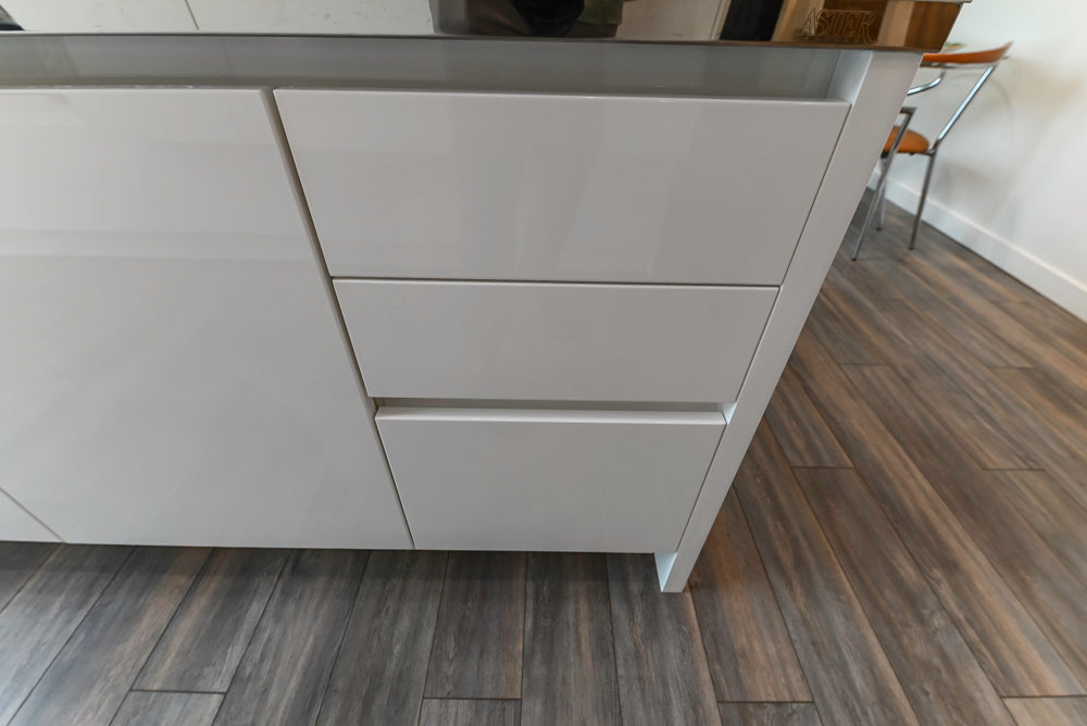 Aster Cucine Modern Glossy White Kitchen with Island