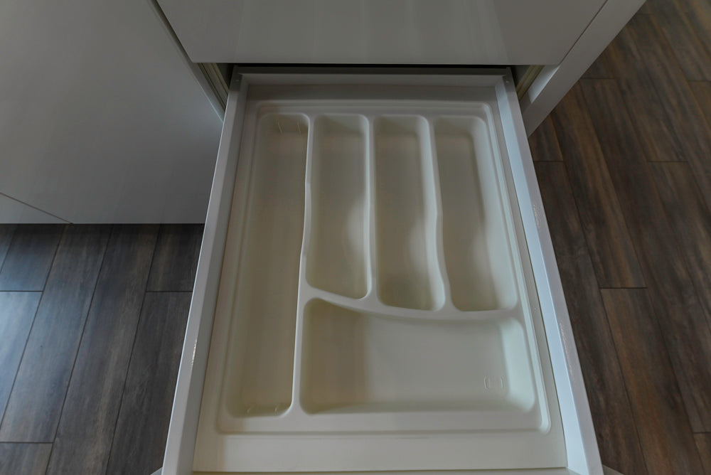 Aster Cucine Modern Glossy White Kitchen with Island
