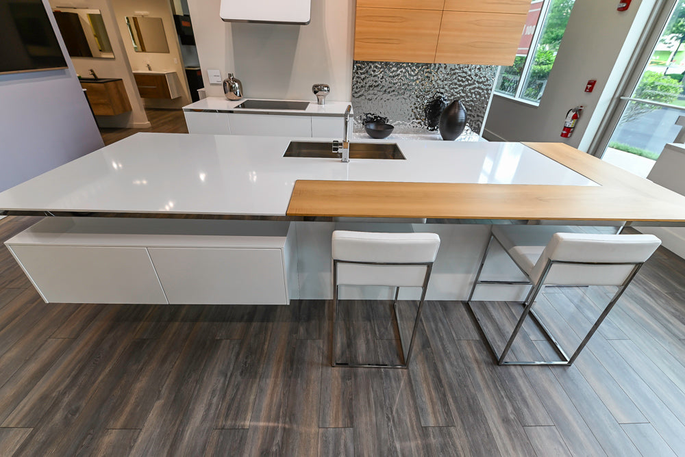 Aster Cucine Modern Glossy White Kitchen with Island
