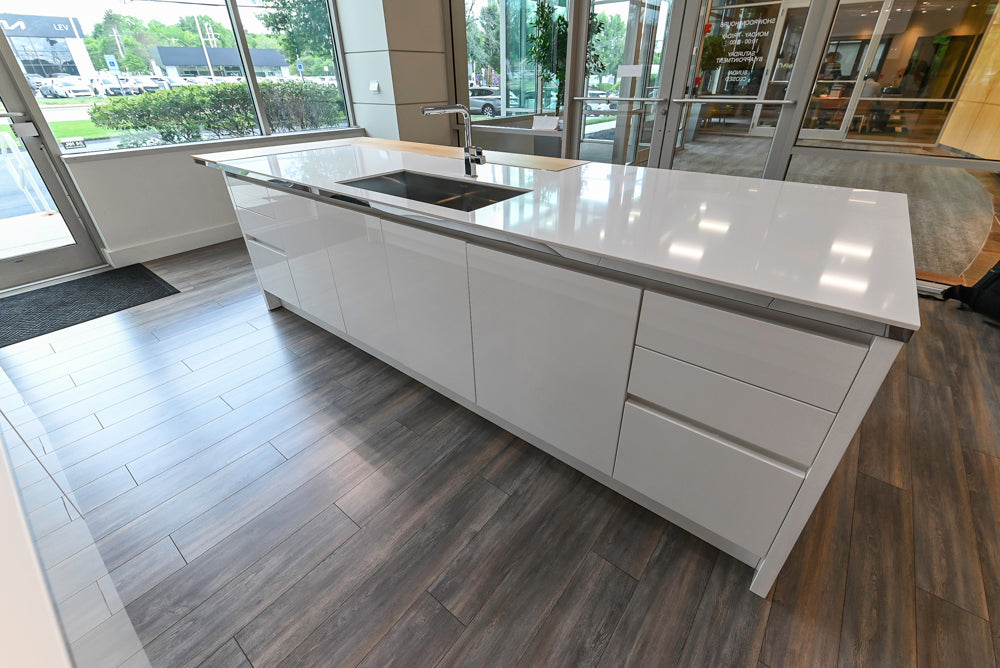 Aster Cucine Modern Glossy White Kitchen with Island
