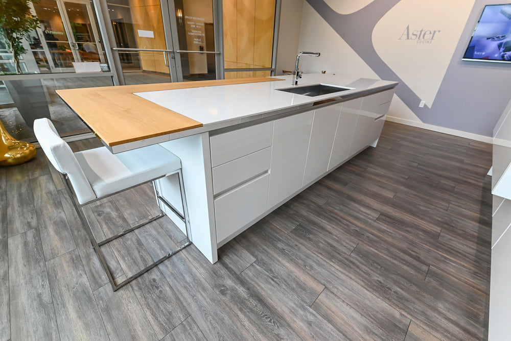 Aster Cucine Modern Glossy White Kitchen with Island