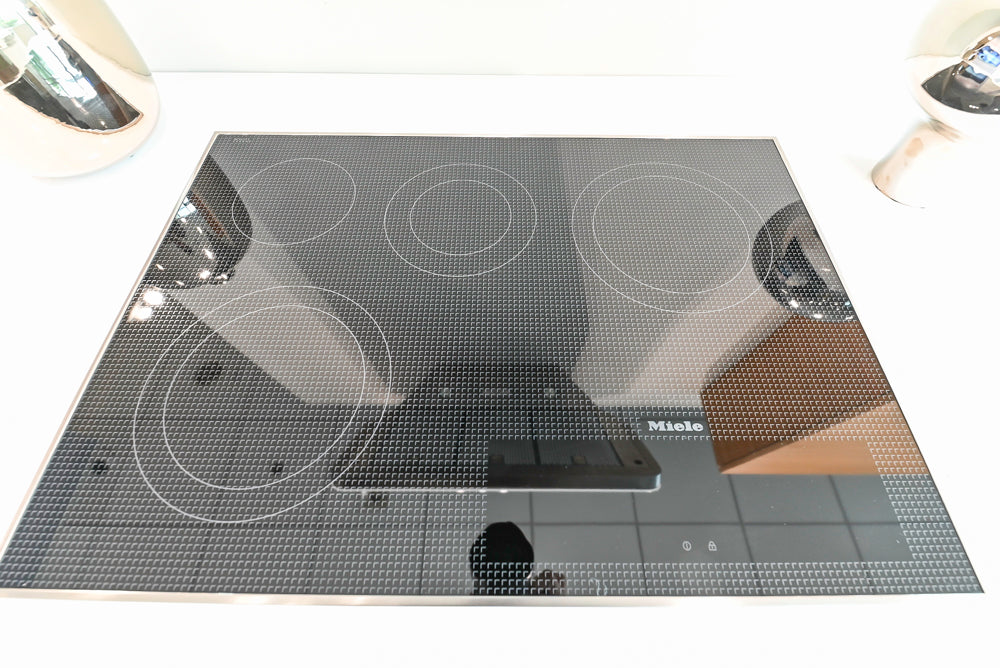Aster Cucine Modern Glossy White Kitchen with Island
